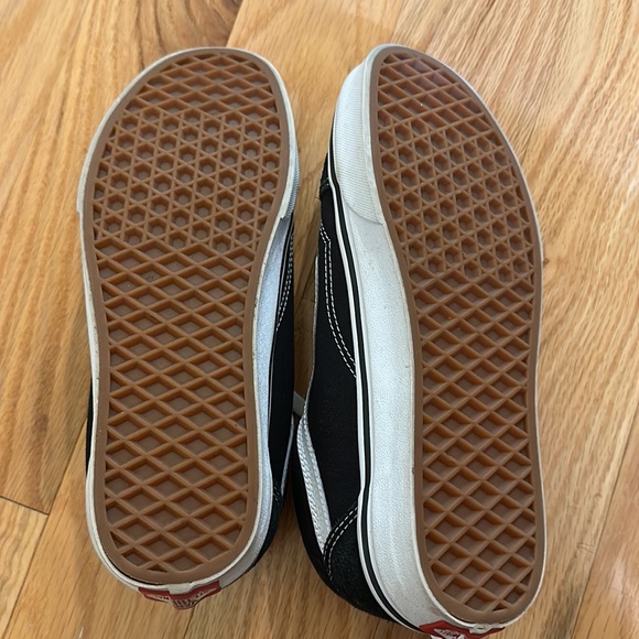 Vans Old Skool Suede Sneakers - Picture 7 of 7